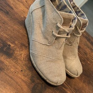 Toms Wedge Booties